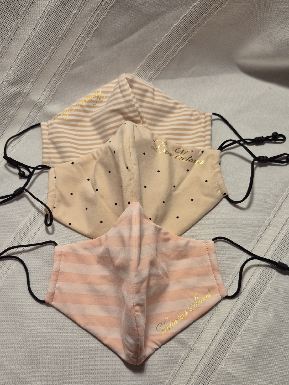 NWOT Victoria's Secret Pink, Cream Three-Pack Face Masks